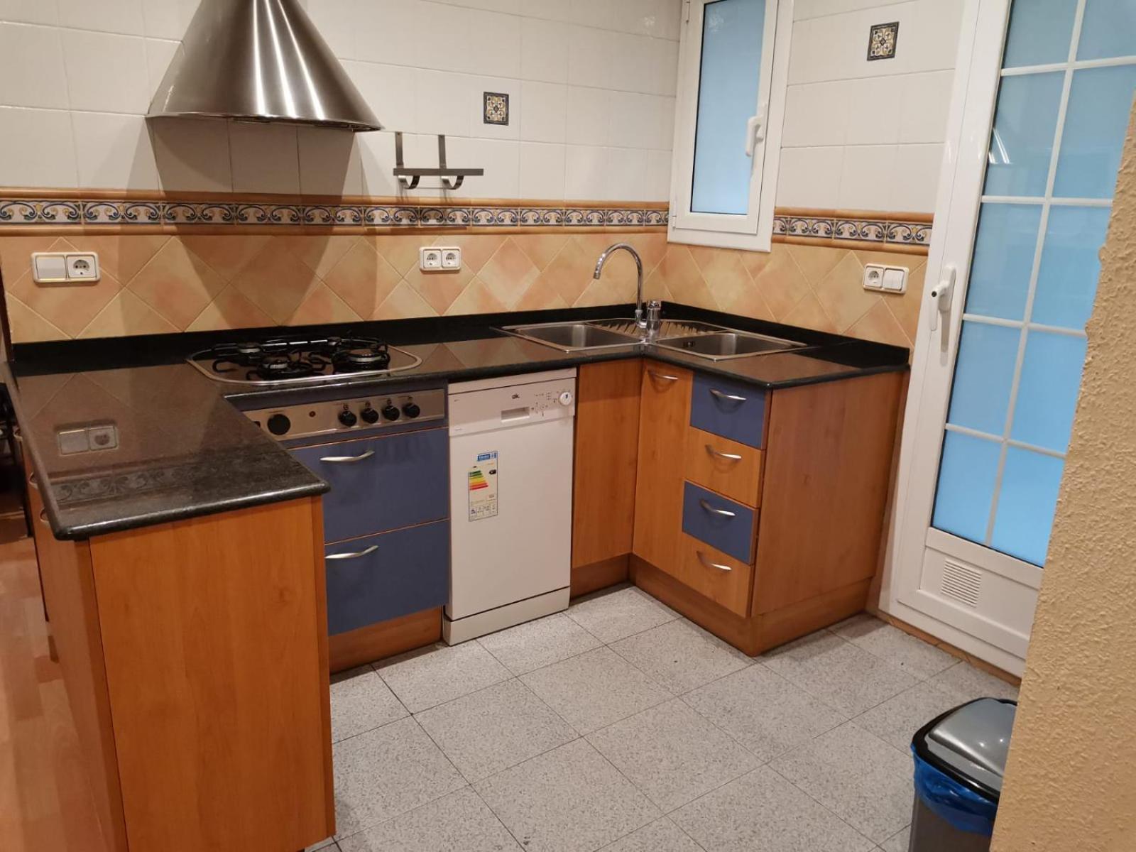 Offer Economic Apartment Barcelona — Photos 3